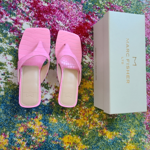 Like New - Marc Fisher - Pink Slides / Sandals kitten heels 👠 - Picture 4 of 12